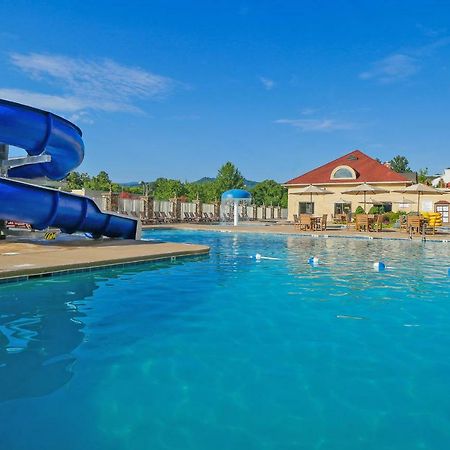 Music Road Resort Inn Pigeon Forge Esterno foto